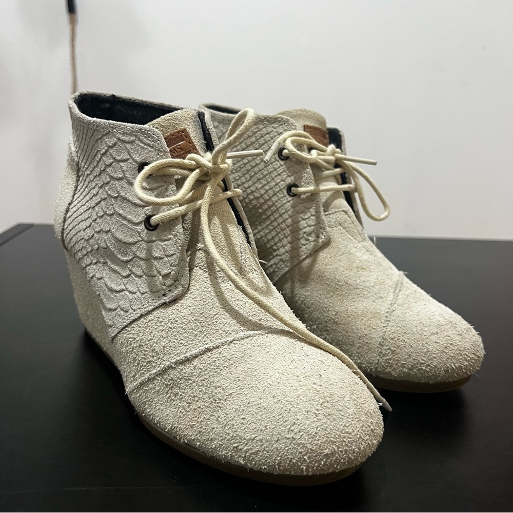 Toms Grey Suede Lace-Up Ankle Booties Women’s 7